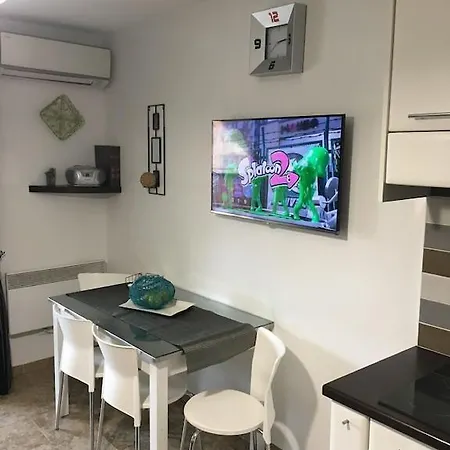 Lejlighed T2 Classe Avec Garage Centre Et A 300 M ,clim Wifi LʼÎle-Rousse