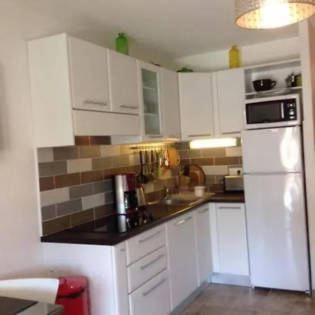 T2 Classe Avec Garage Centre Et A 300 M ,clim Wifi