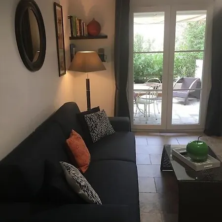 T2 Classe Avec Garage Centre Et A 300 M ,clim Wifi * LʼÎle-Rousse