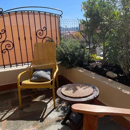 T2 Classe Avec Garage Centre Et A 300 M ,clim Wifi * LʼÎle-Rousse