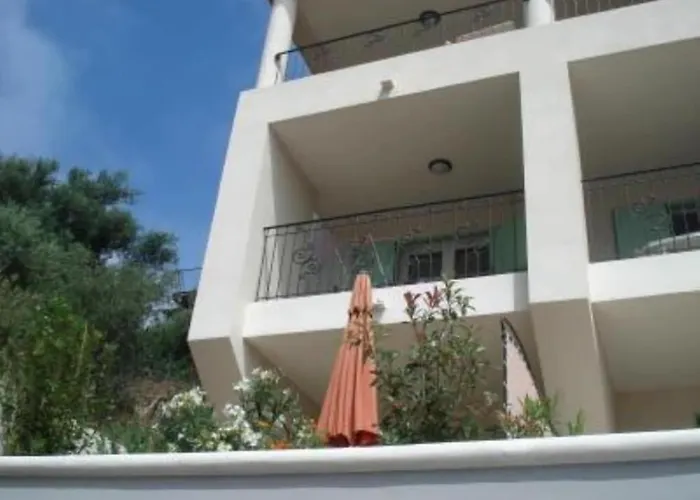 דירה T2 Classe Avec Garage Centre Et A 300 M ,clim Wifi