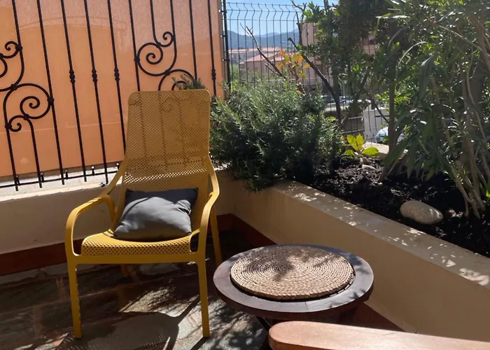 T2 Classe Avec Garage Centre Et A 300 M ,clim Wifi * LʼÎle-Rousse